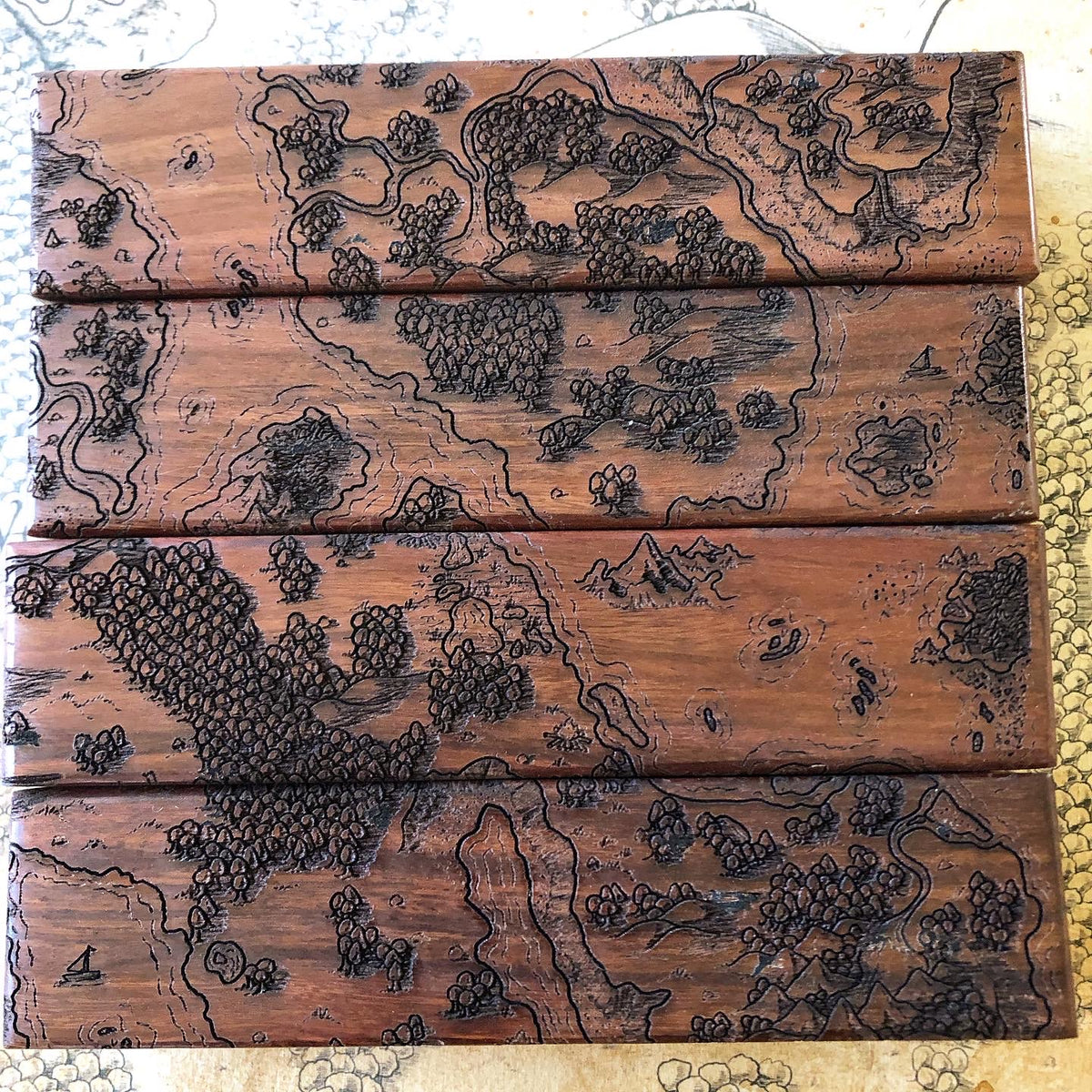 Deves Rue Map Dice Vault – Tabletop Loot